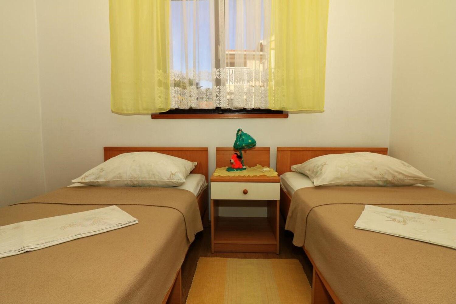 Apartments Slavica - Free Parking Jezera Kültér fotó