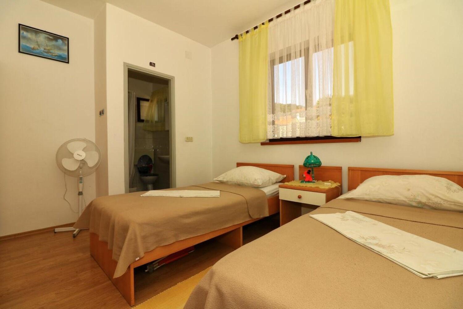 Apartments Slavica - Free Parking Jezera Kültér fotó