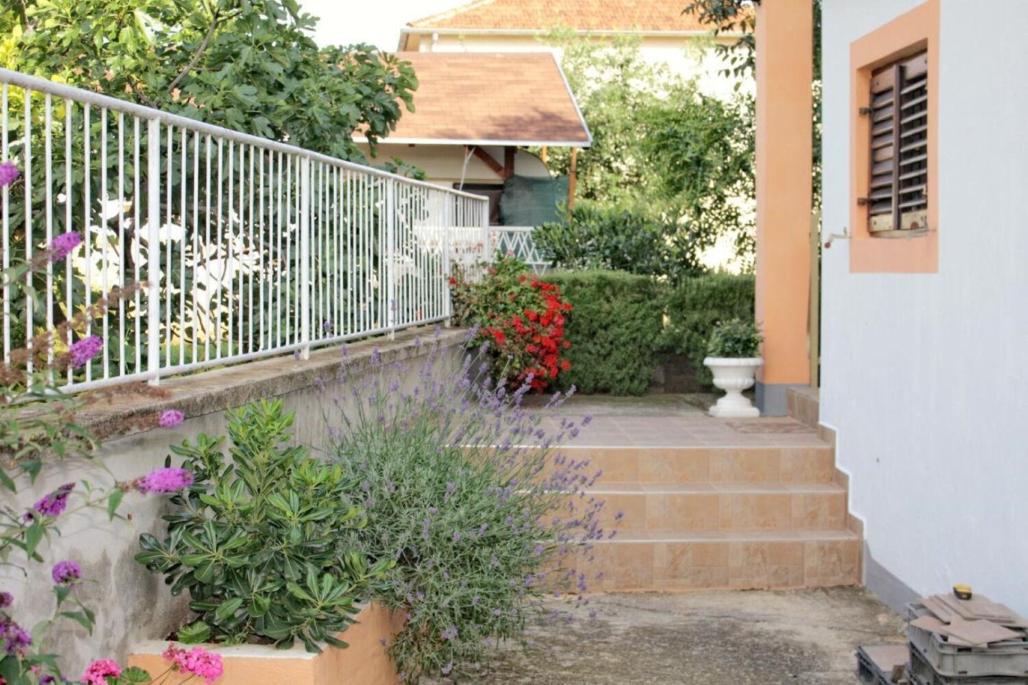 Apartments Slavica - Free Parking Jezera Kültér fotó